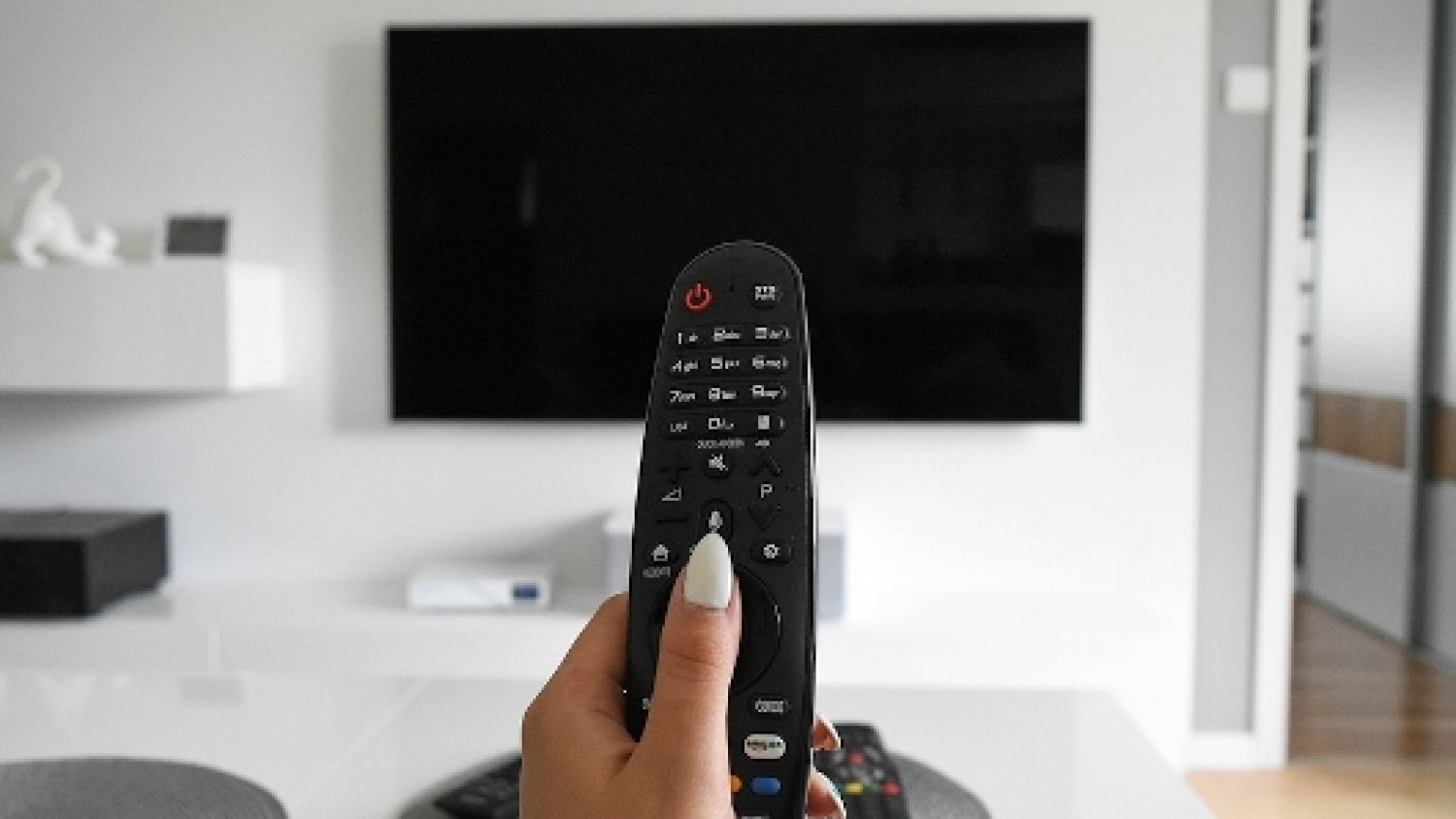 La Junta anuncia que estudiará la situación del sector audiovisual andaluz