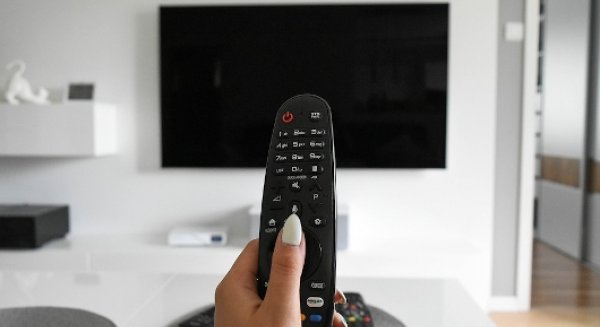 La Junta anuncia que estudiará la situación del sector audiovisual andaluz
