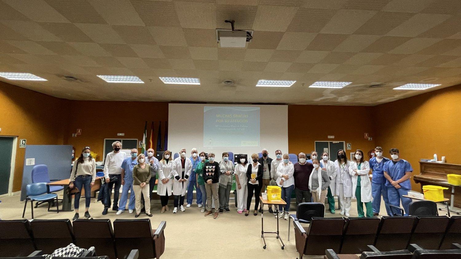 Pacientes de cirugía cardiaca y sus familias visitan el Hospital Clínico antes de operarse