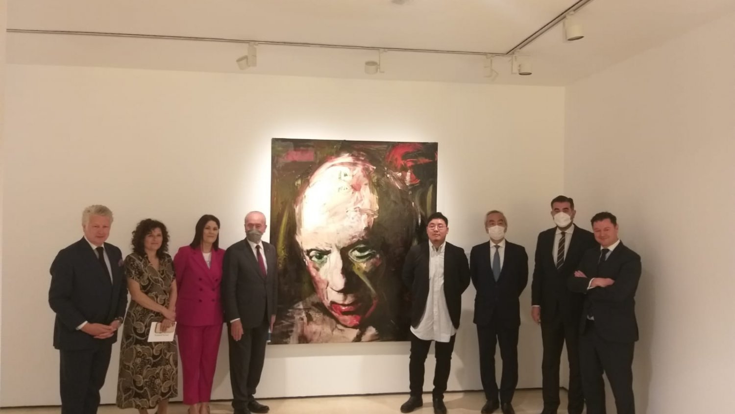 De la Torre: “La exposición de ‘Yukismasa Ida’ estrecha los lazos entre Málaga y Japón”
