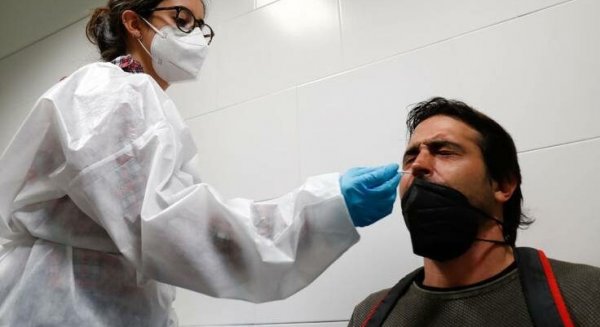 Málaga notifica 957 contagios y cinco fallecidos por covid-19