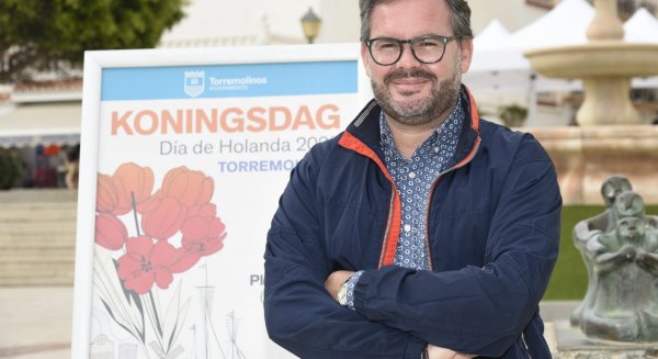 La plaza Chiriva de la Carihuela acoge la celebración del Día de Holanda