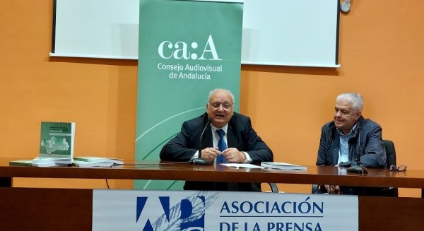 El número de andaluces que ve la televisión a diario desciende casi 6 puntos, según el BAA