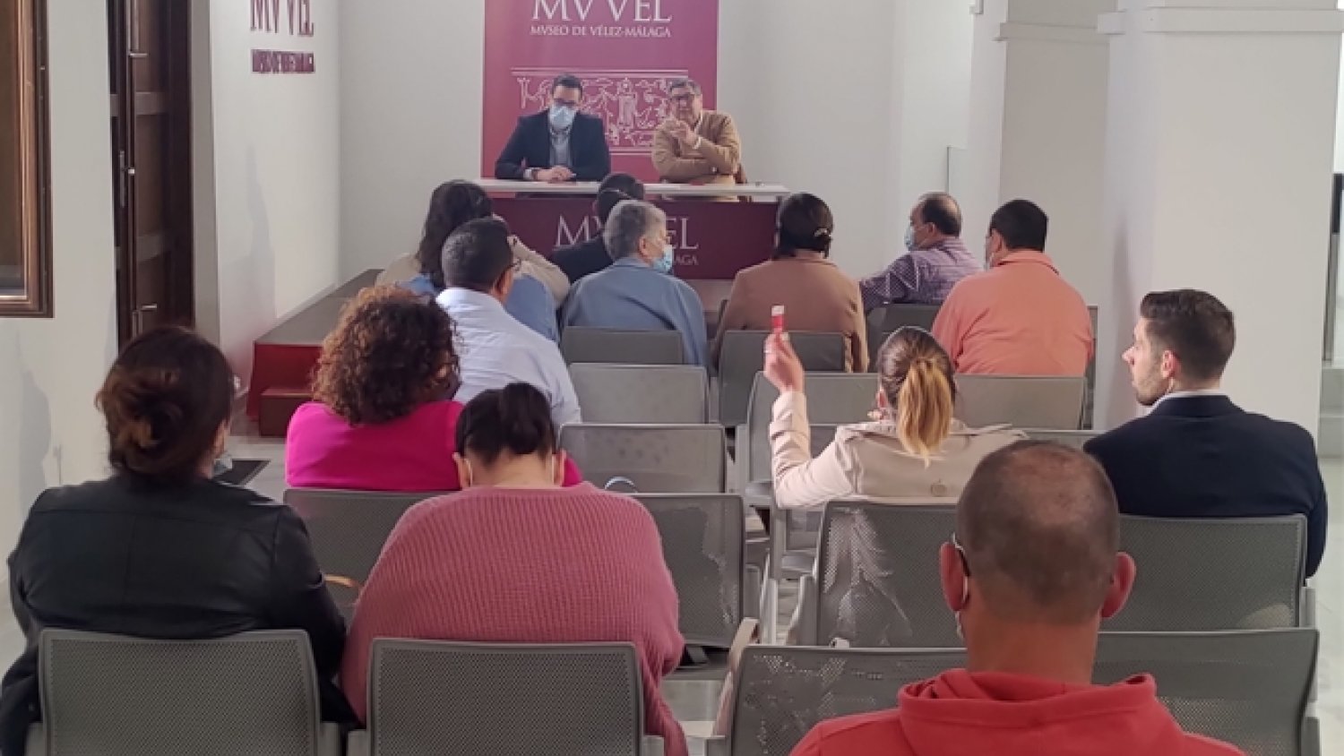 Moreno Ferrer refuerza la atención en los barrios de Vélez-Málaga