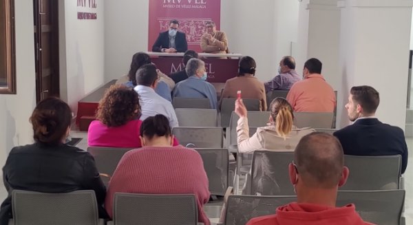 Moreno Ferrer refuerza la atención en los barrios de Vélez-Málaga
