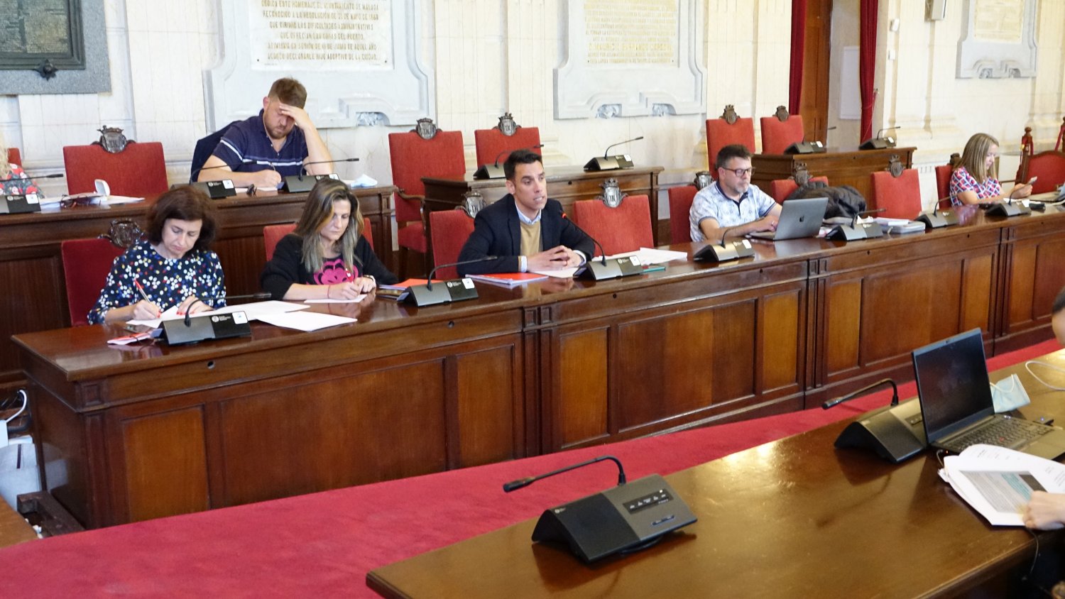 PSOE consigue el compromiso del Ayuntamiento para apoyar el fútbol femenino