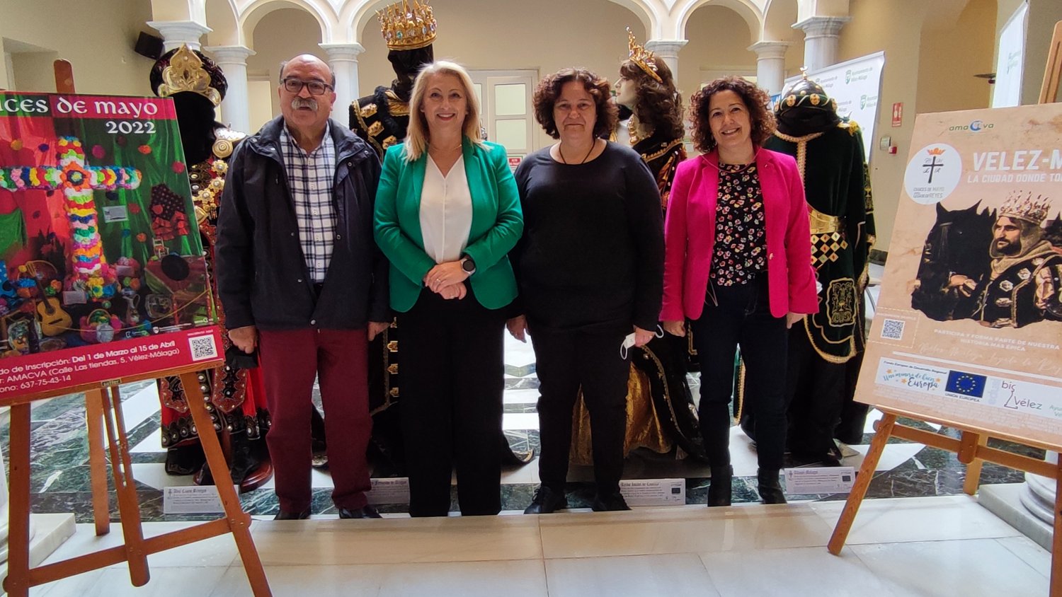 Vélez-Málaga celebra una nueva edición de las Cruces de mayo y el Desfile Legado de Reyes