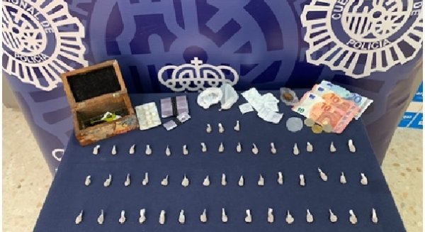 La Policía Nacional detiene a un hombre dedicado a la venta de heroína en Málaga