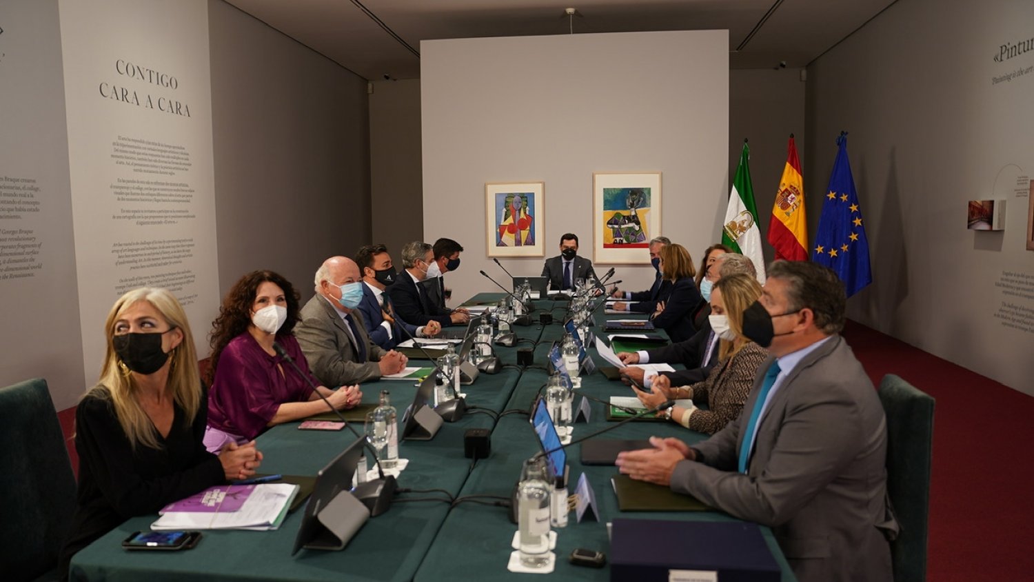 El Gobierno andaluz valora el acuerdo que mejorará las condiciones de 72.000 trabajadores del SAS