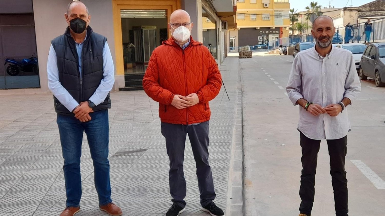 Infraestructuras finaliza los trabajos de renovación de acerado en la calle Marta Martín