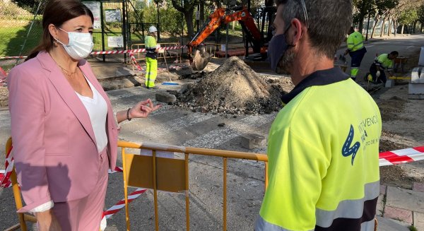 Fuengirola crea un paso de peatones elevado en la calle Alcalá Galiano de Los Pacos