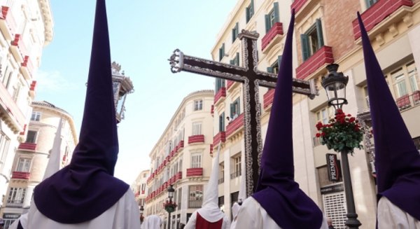 La Semana Santa arranca con más de 20.000 turistas atendidos hasta el Martes Santo
