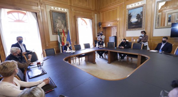 Marbella firma convenios de colaboración con las siete cofradías de pasión