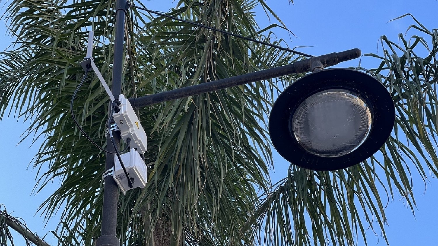 Fuengirola inicia la instalación de un sistema de control de servicios