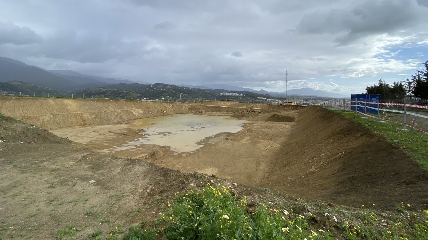 La obra del nuevo depósito de agua de Estepona, ejecutada el 25%