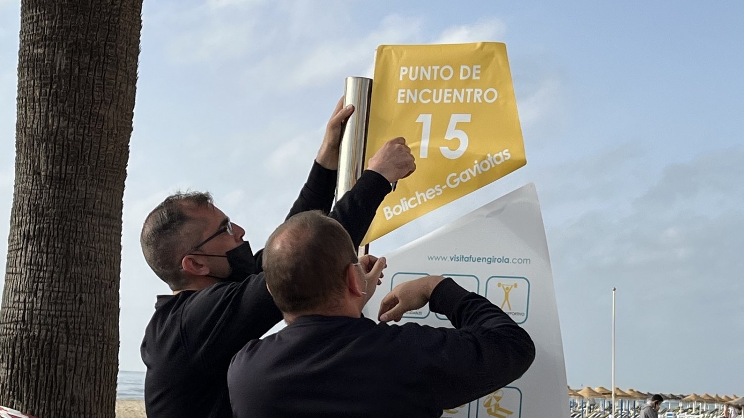 Fuengirola renueva la cartelería y el vinilado del mobiliario