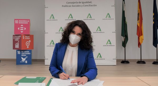Igualdad impulsa un convenio con entidades bancarias para mejorar la atención a las personas mayores