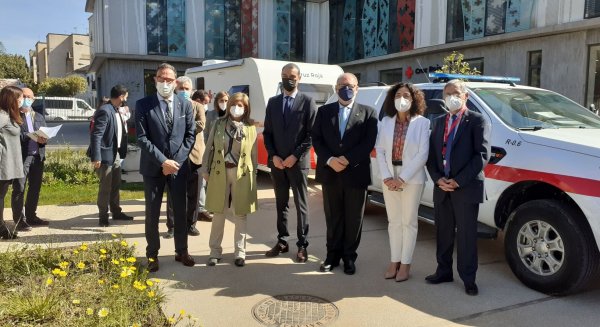 El SAS y Cruz Roja colaboran en la puesta en marcha una unidad móvil de cribado de hepatitis C