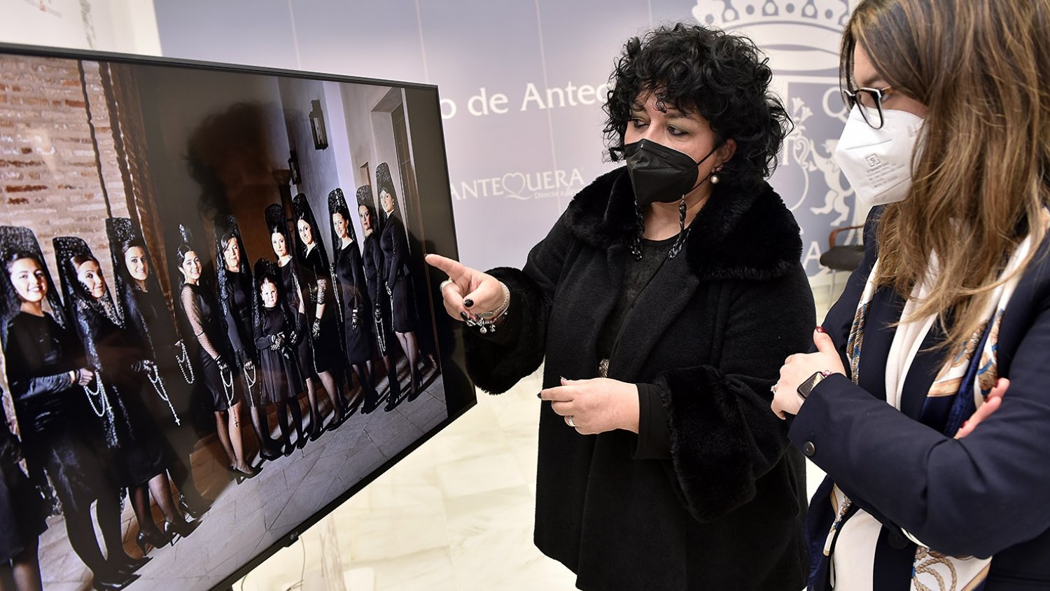 Antequera anima a las mujeres a ataviarse con la Mantilla durante la Semana Santa