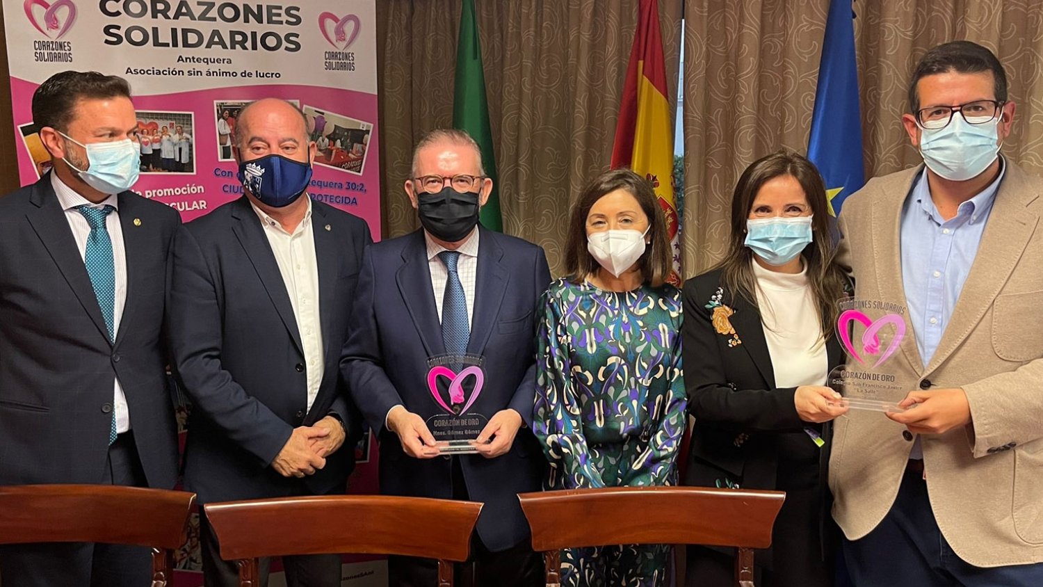 El alcalde de Antequera asiste a la entrega de los Premios Corazón de Oro 2022