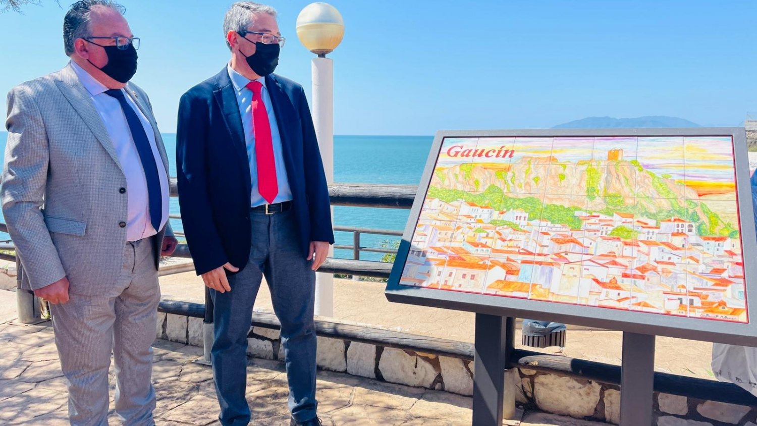 Salado destaca la simbiosis entre los municipios en la inauguración de la Plaza Mirador Gaucín