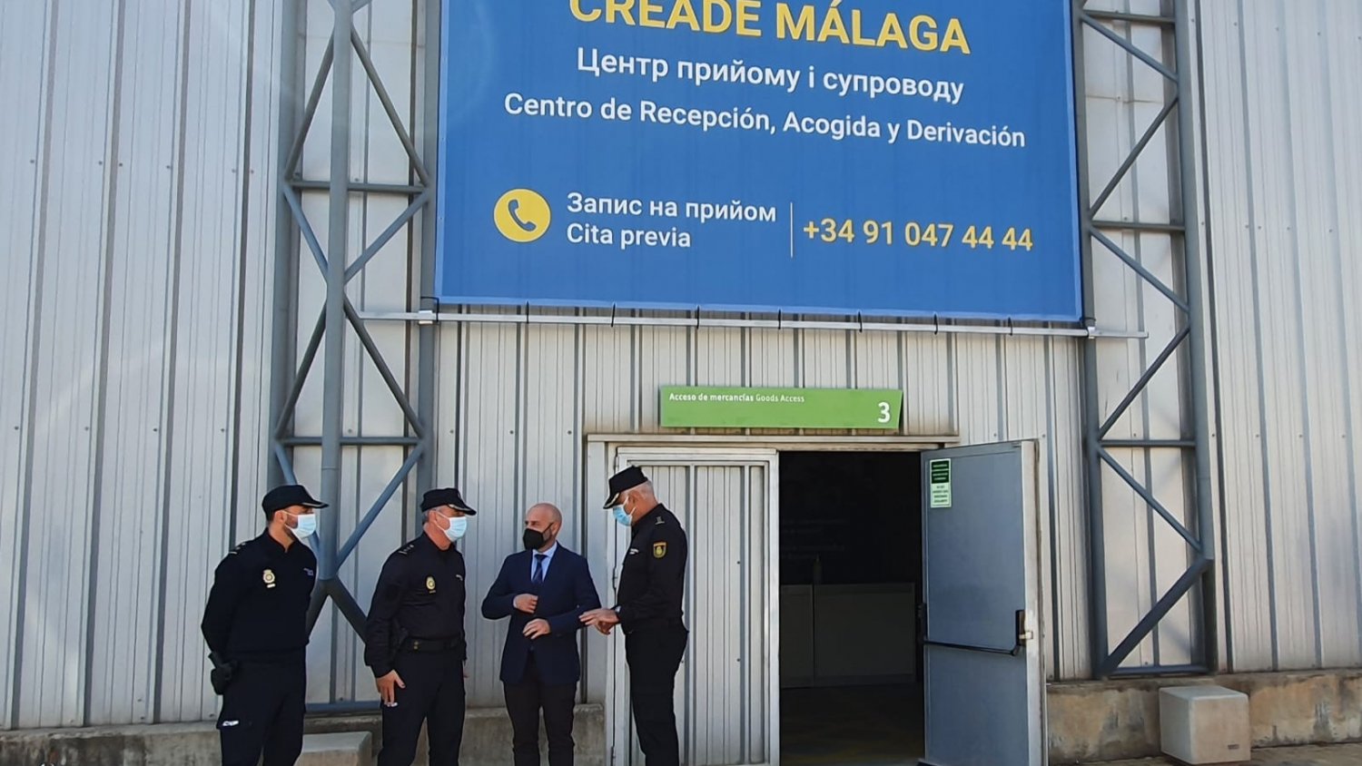 El Gobierno concede 164 permisos de protección temporal en el primer día de CREADE