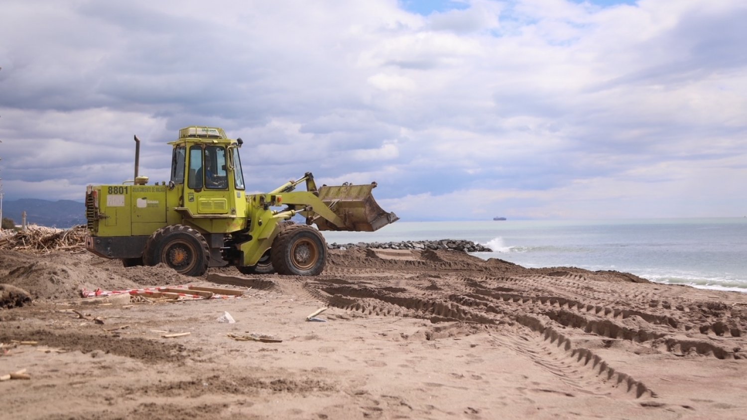 El Ayuntamiento trabaja en la recuperación de las playas de cara a Semana Santa