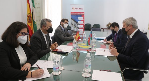 La Cámara de Comercio se reúne con el embajador de Azerbaiyán en España