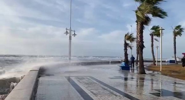 El Gobierno convoca a alcaldes de municipios costeros de Andalucía para analizar los daños del temporal