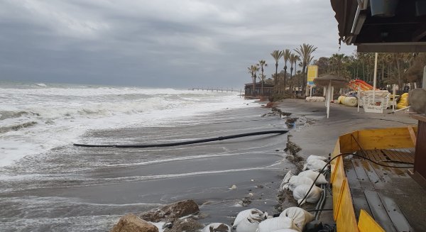 Marbella urge al Gobierno central  “a reaccionar y a ejecutar los espigones”