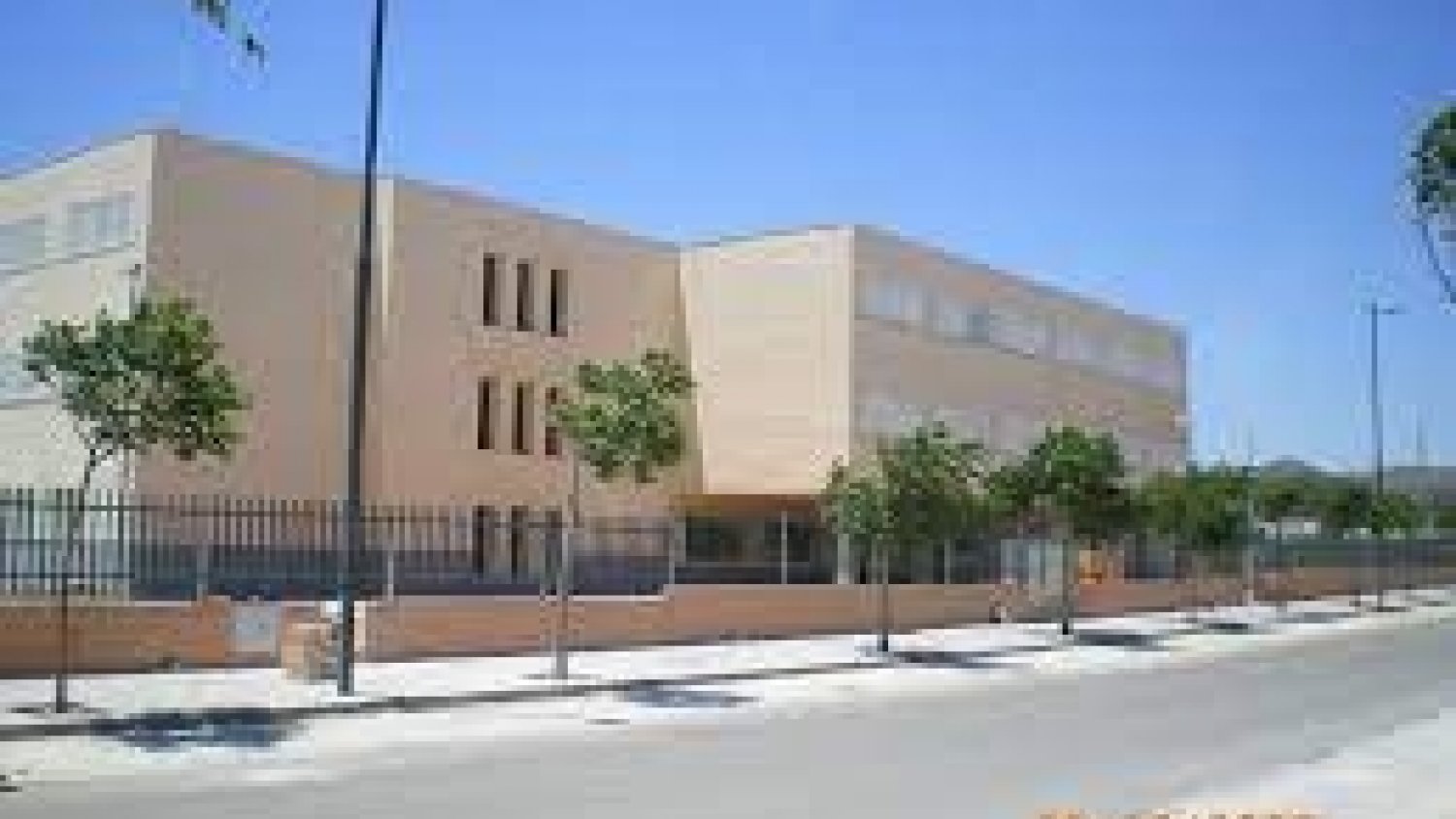 Educación destina 728.000 euros a la ampliación del IES Joaquín Lobato de Torre del Mar