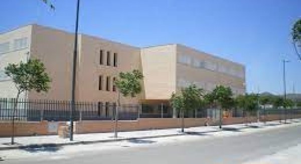 Educación destina 728.000 euros a la ampliación del IES Joaquín Lobato de Torre del Mar