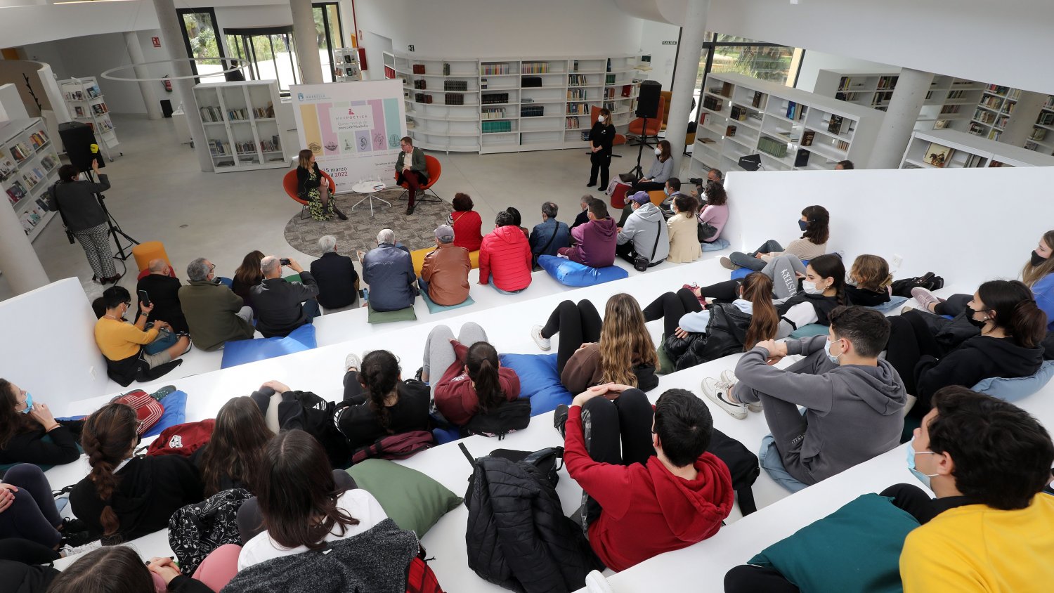 Marpoética cruza su ecuador con la apertura de los ‘Diálogos Poéticos’
