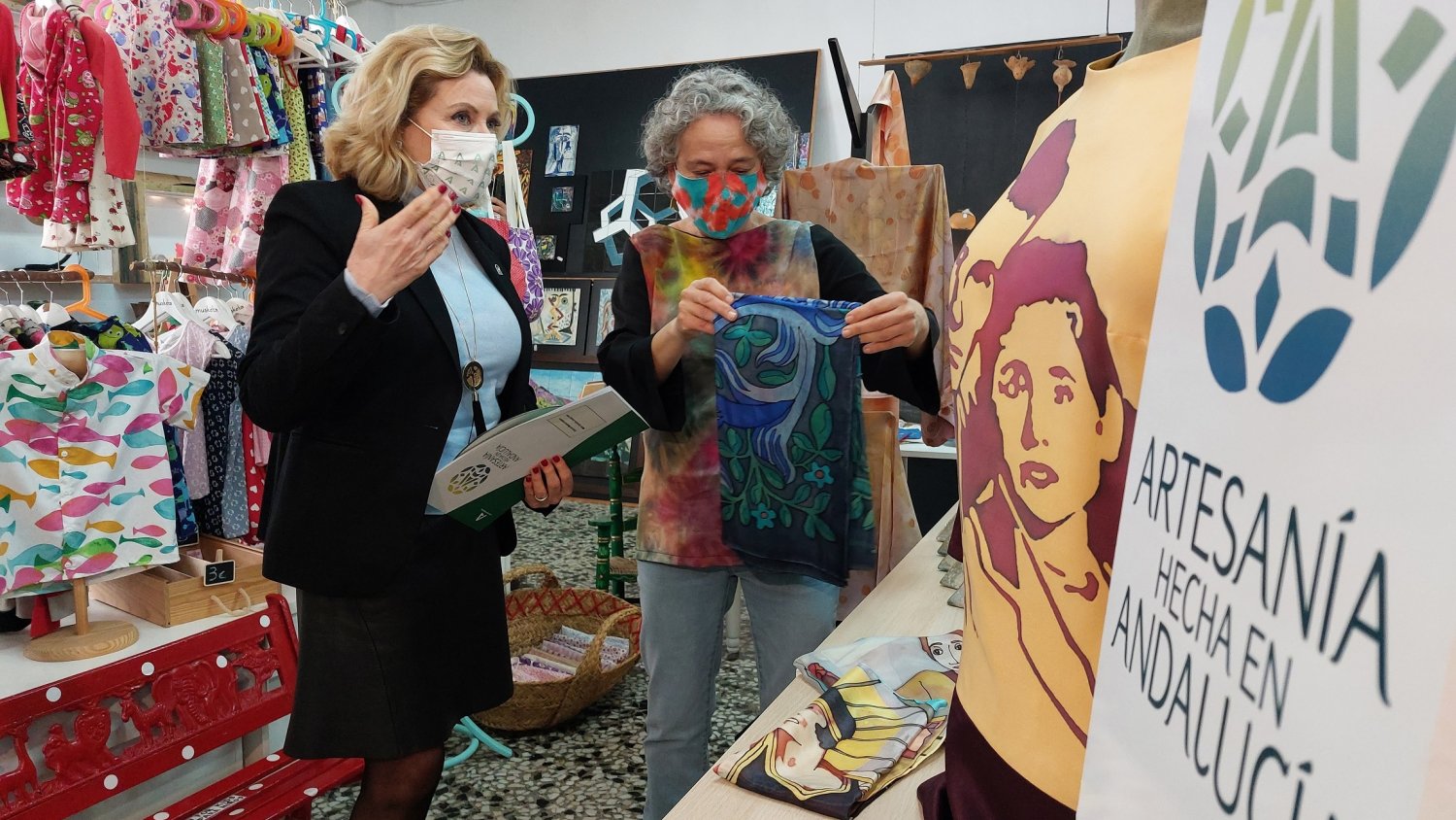 María Jurado  recibe la `Carta de Maestra Artesana´