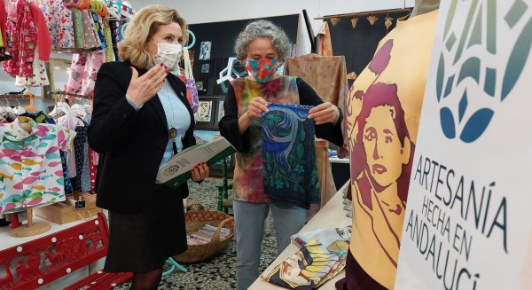 María Jurado  recibe la `Carta de Maestra Artesana´