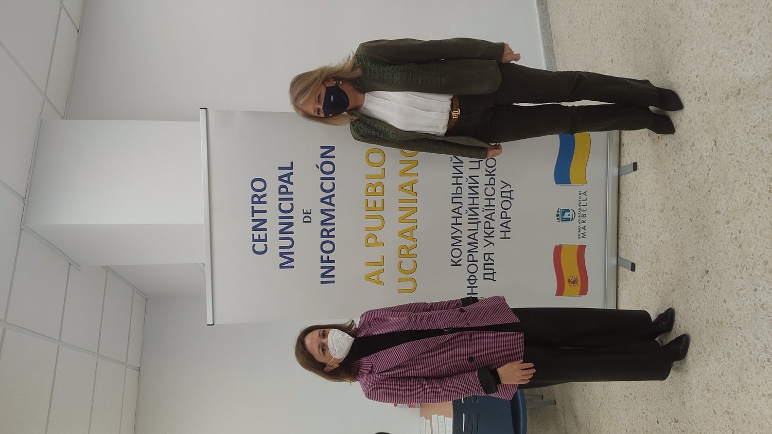 La delegada visita el centro de atención a refugiados de Marbella y alaba su labor