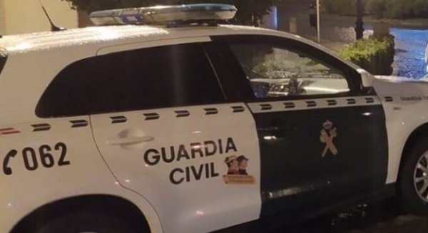 La Guardia Civil reduce a tiros a un hombre en orden de búsqueda y captura en Rincón de la Victoria