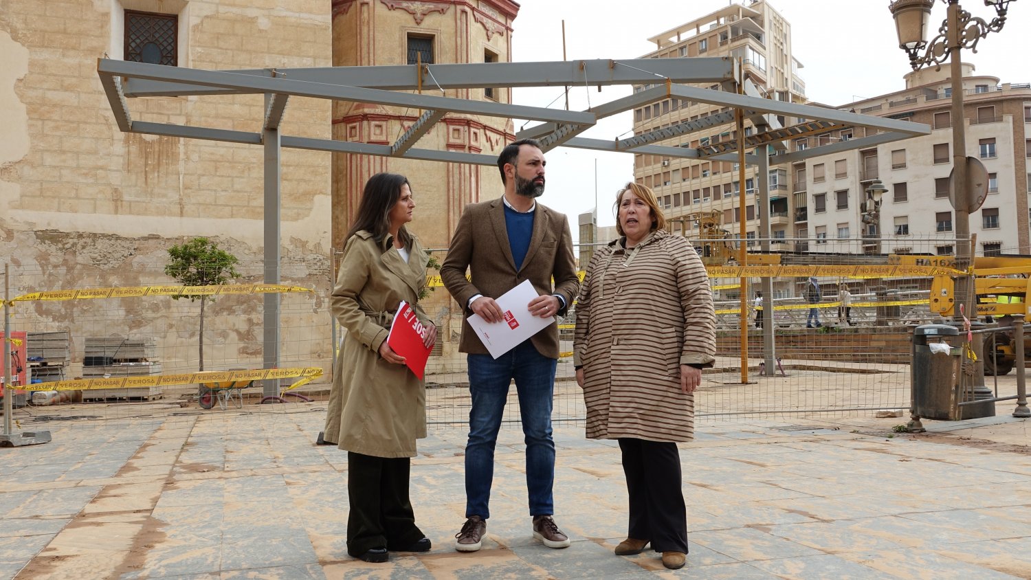 El PSOE pide la eliminación de la pérgola de Santo Domingo