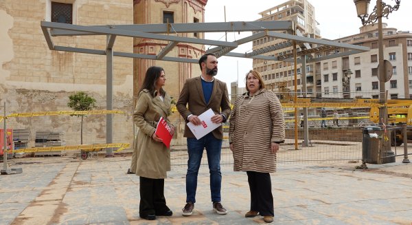 El PSOE pide la eliminación de la pérgola de Santo Domingo