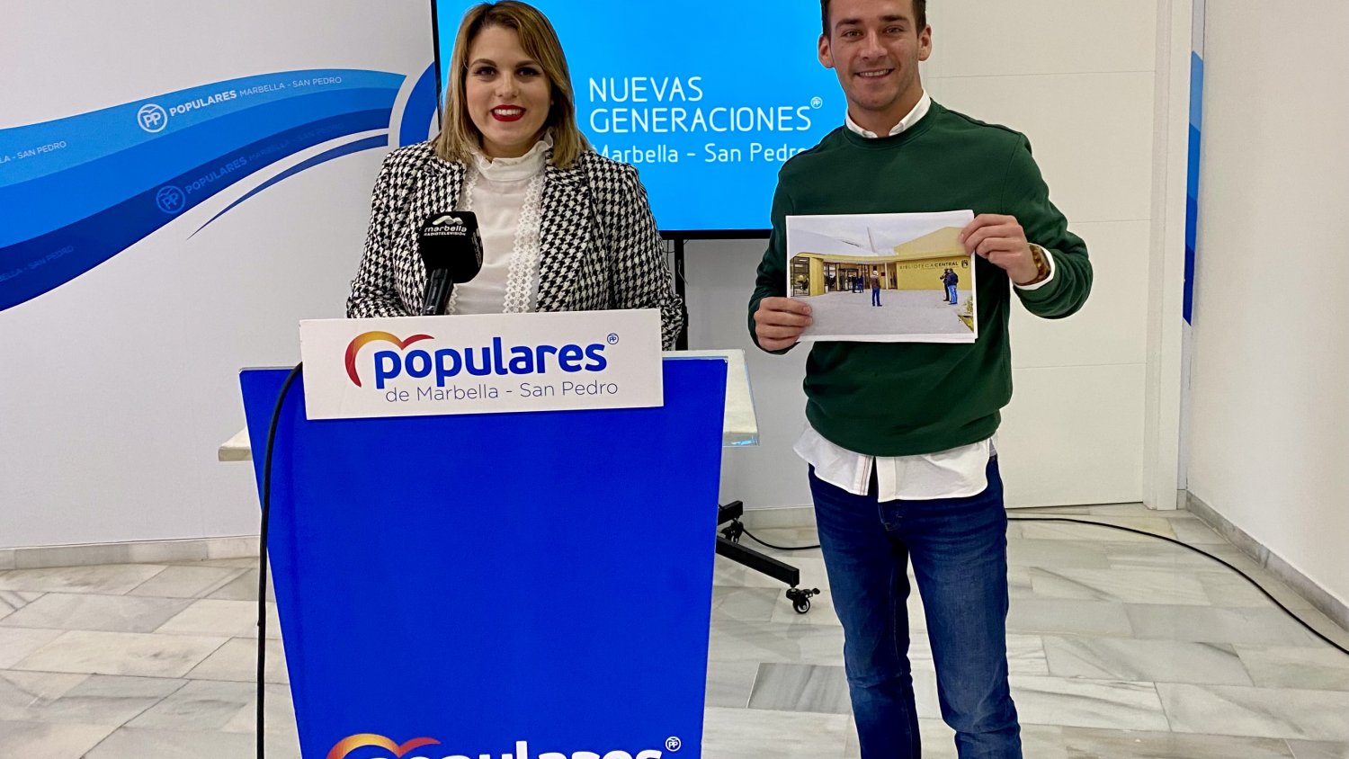 La formación juvenil celebra la apertura de la nueva Biblioteca central Fernando Alcalá Marín
