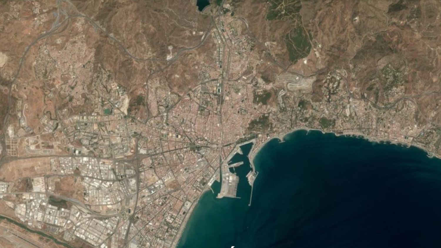 Urbanismo anuncia la ejecución del acceso peatonal entre la barriada de El Tarajal y la carretera Azucarera-Intelhorce
