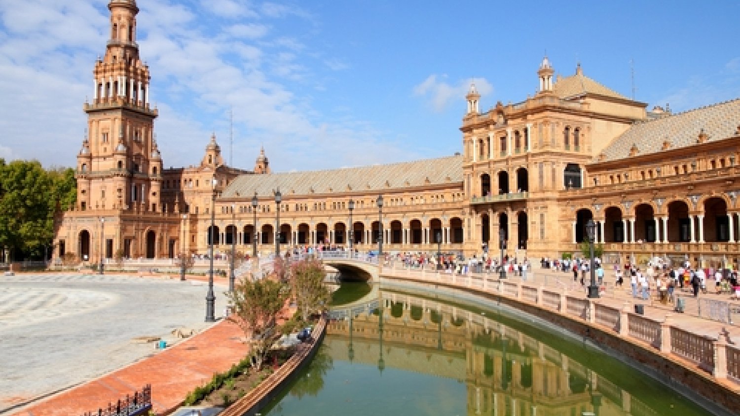 Andalucía presenta su oferta ante 400 agentes de viajes de La Rioja, Aragón y Madrid