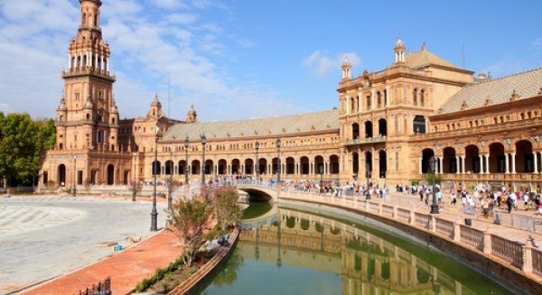 Andalucía presenta su oferta ante 400 agentes de viajes de La Rioja, Aragón y Madrid