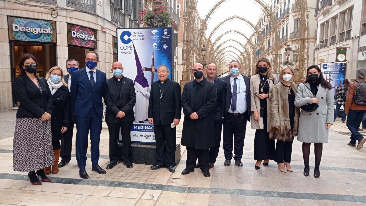 La Calle Larios acoge la exposición 'COPE Málaga saca los tronos a la calle'