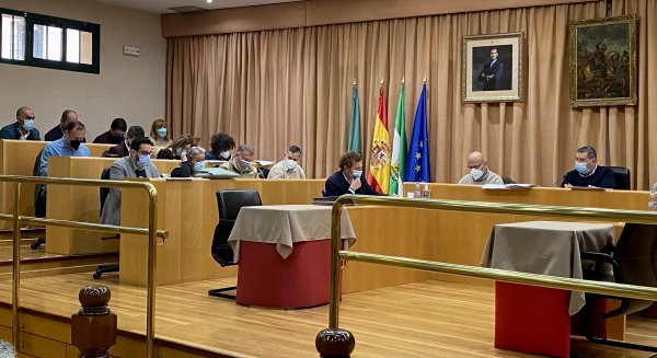 Vélez aprueba en pleno destinar el Fondo de Contigencia para ayuda humanitaria en Ucrania